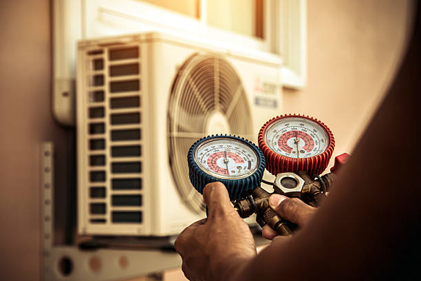 Professional Hvac technician working in Eldorado, IL
